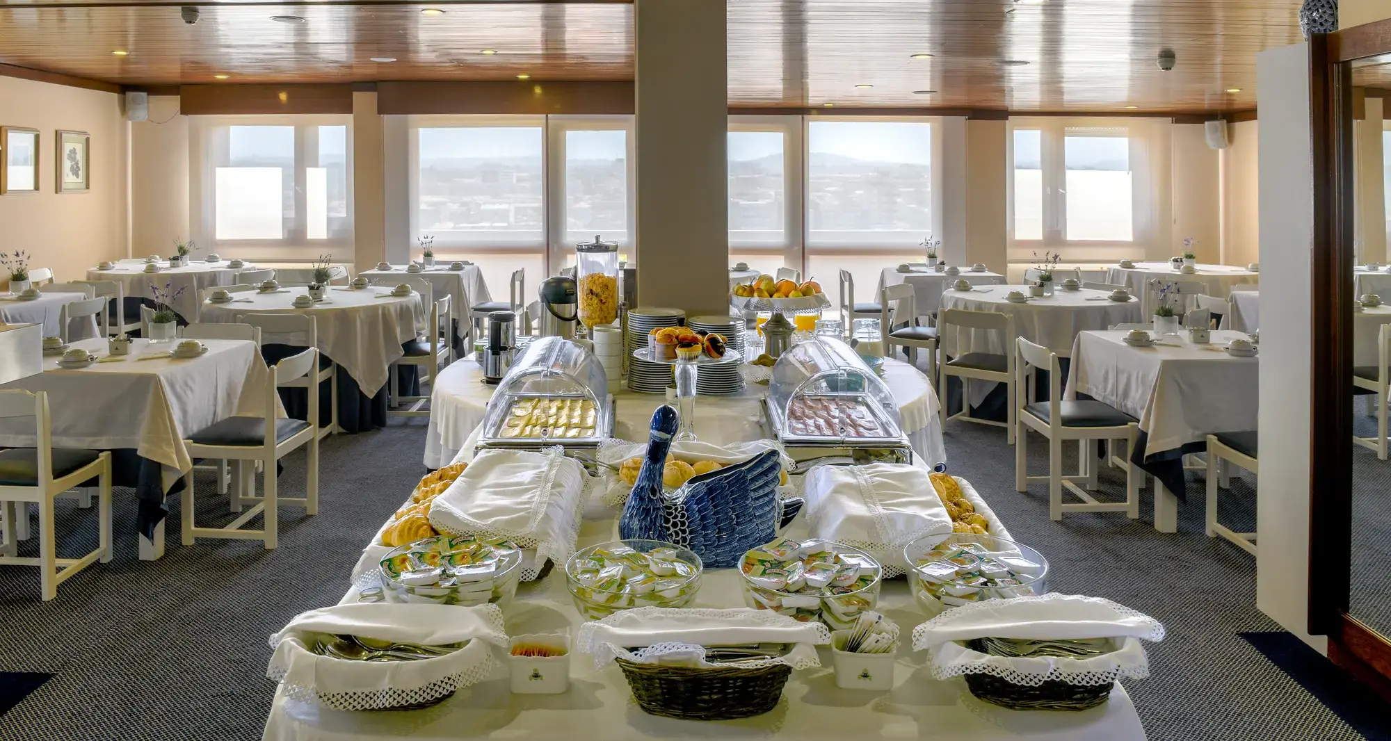 BARES E RESTAURANTES